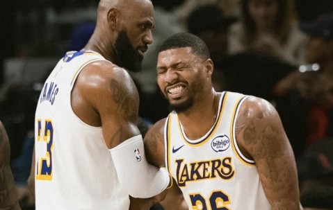 詹姆斯：我们的团队防守有了很大进步；斯马特是赢家型球员