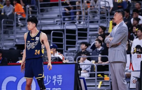 开云-杜锋：其实常规赛不至于打得这么紧，所以还是从自身找原因