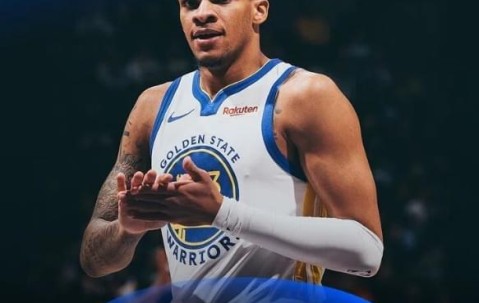 开云体育官网-太牛了！字母哥一人锁死全联盟，库里摇人都不行