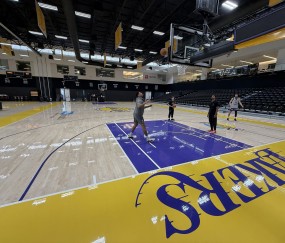 新活！雷迪克：三分线内的弧线是为了标示切分换防的区域范围