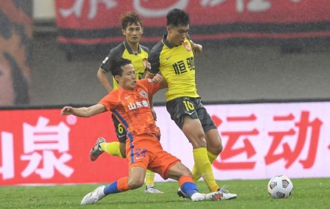 广州队2连胜终结未咬住山东 下轮直接交锋定头名？